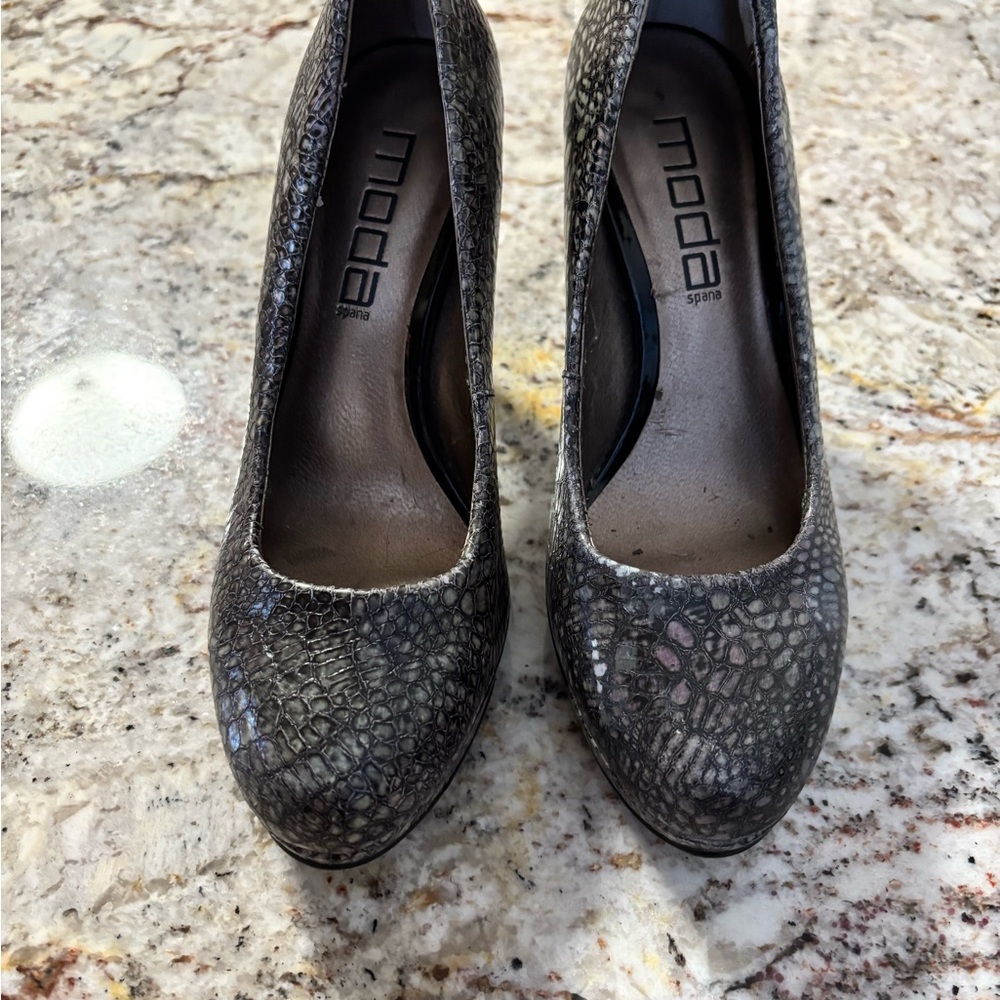 Moda Spana Textured Black Heels